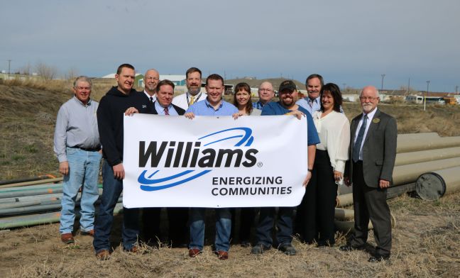 Group photo with Williams banner