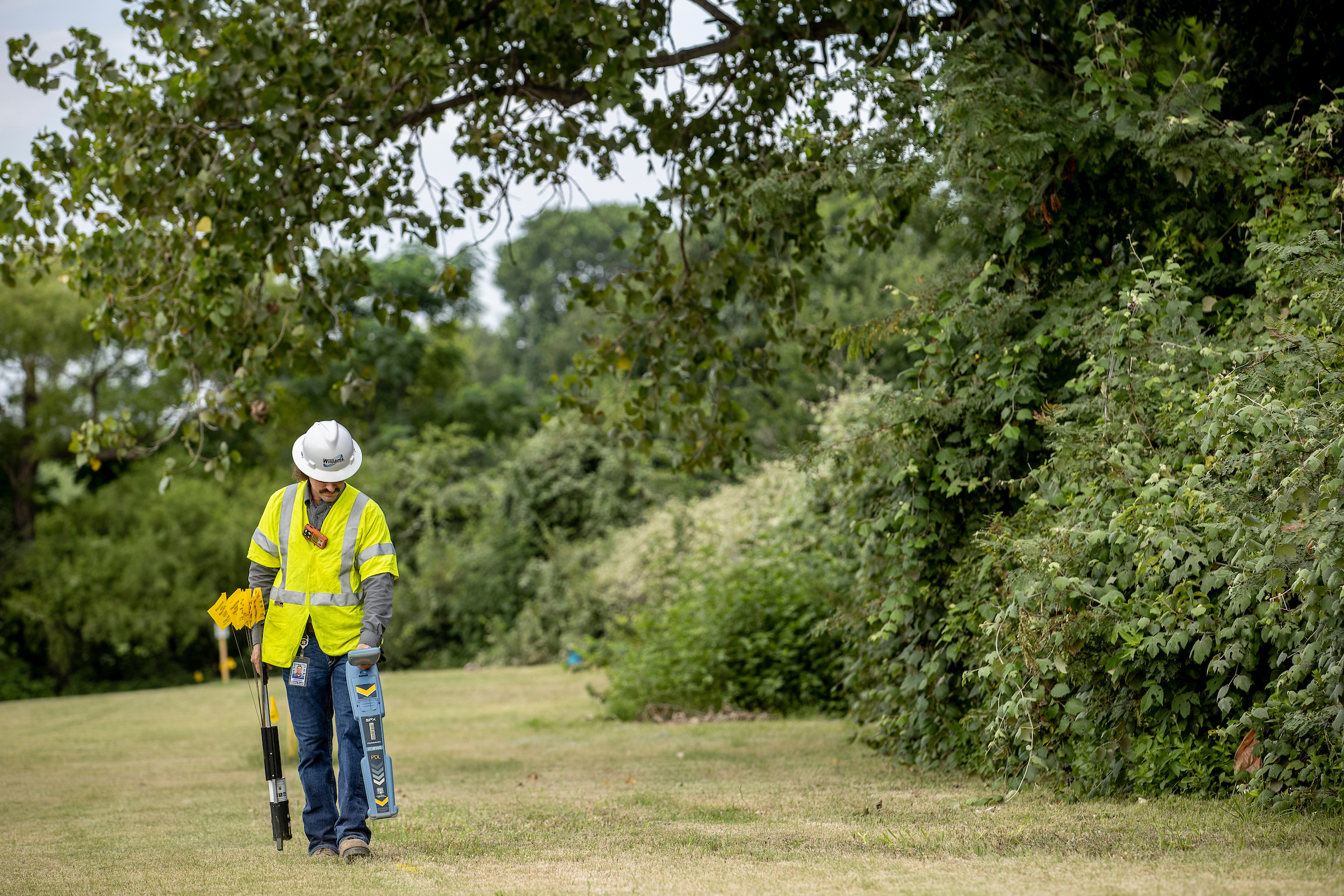 Marking pipelines for public safety needs.
